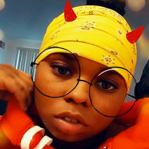 Meet your Posher, Danielle